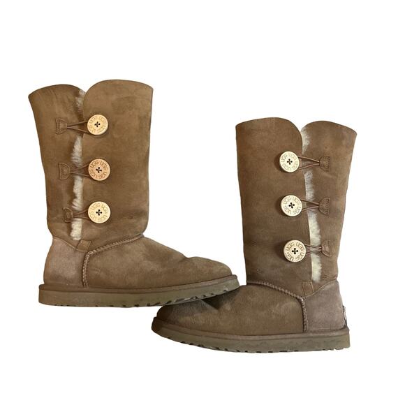 UGG Bailey Triple Button Boot 7 - Picture 1 of 6
